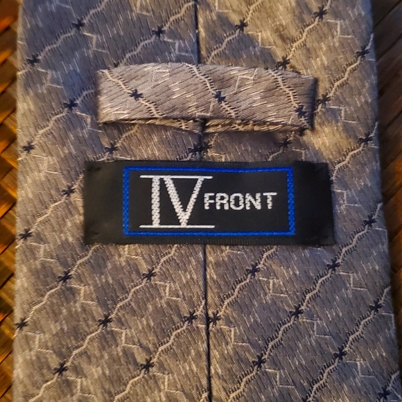 IV Front - Picture 2 of 2